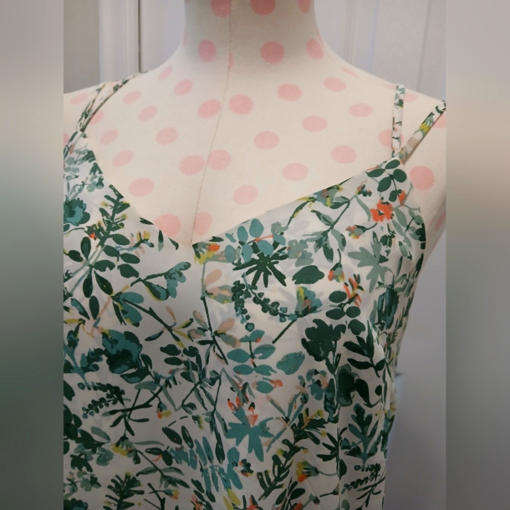 Spaghetti strap floral top - green